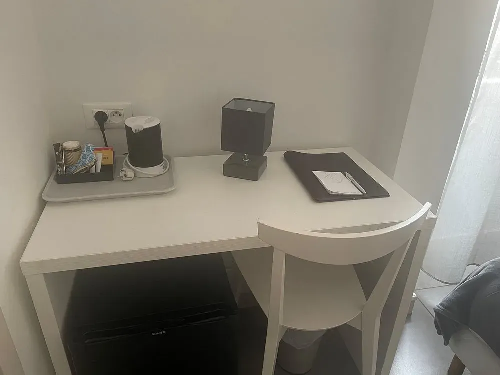 bureau 2