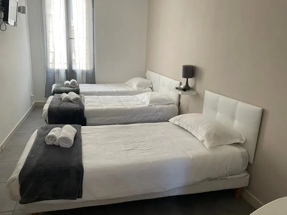 chambre triple lits